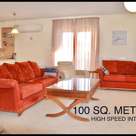 Giorgos Large Size Apartments -Family Friendly With Free Parking And Yard Views Candia Esterno foto