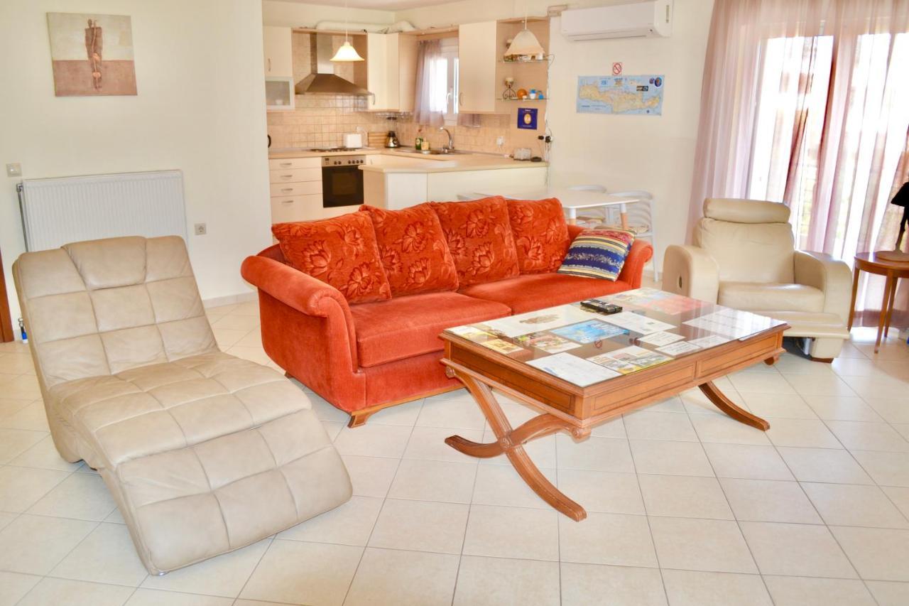 Giorgos Large Size Apartments -Family Friendly With Free Parking And Yard Views Candia Esterno foto