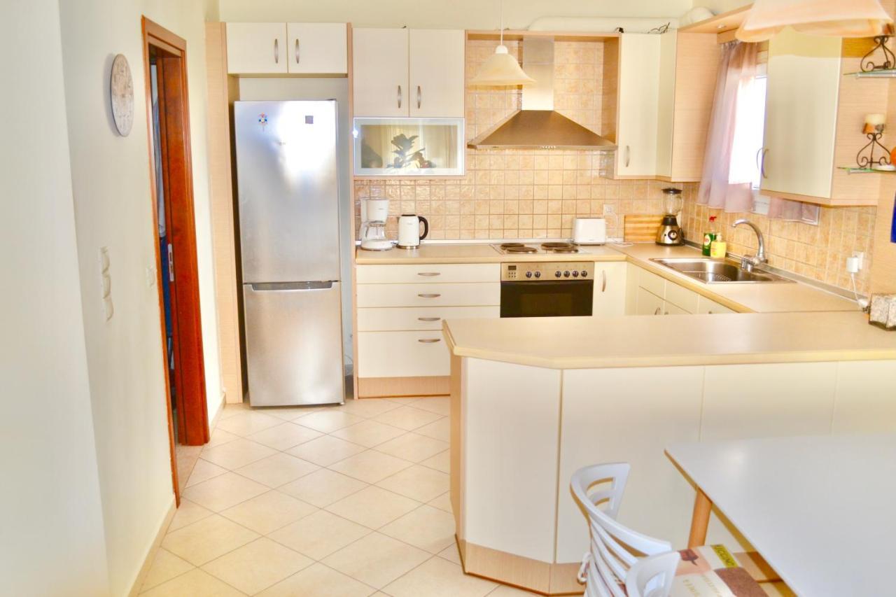 Giorgos Large Size Apartments -Family Friendly With Free Parking And Yard Views Candia Esterno foto