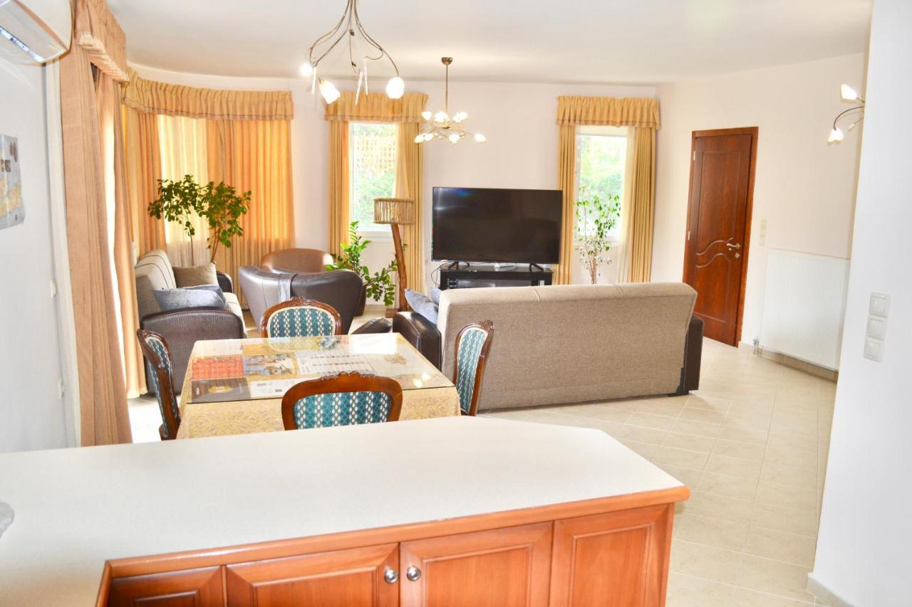 Giorgos Large Size Apartments -Family Friendly With Free Parking And Yard Views Candia Esterno foto